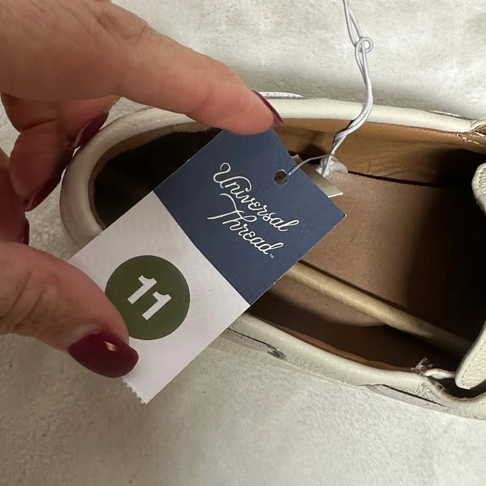 Universal Thread Women's Cream Loafers
